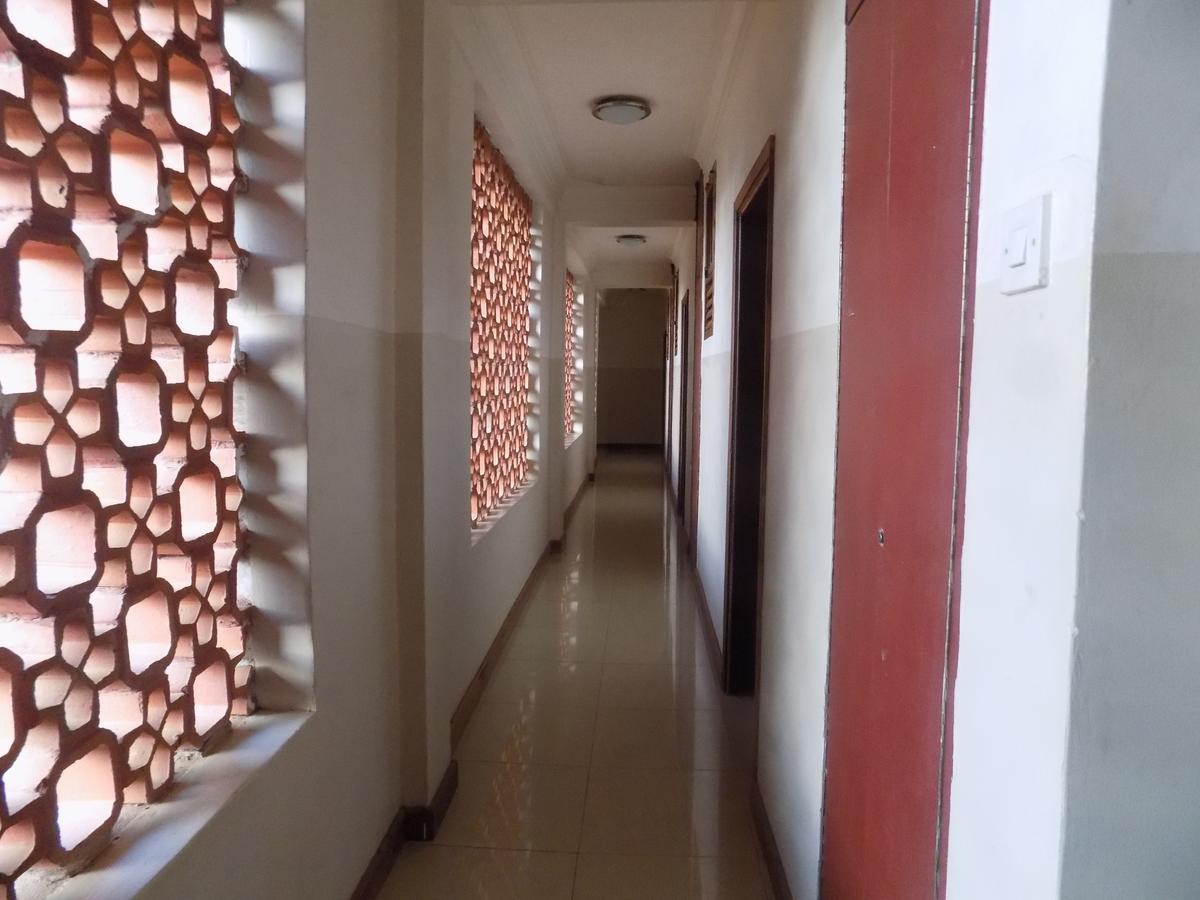 Kayegi Hotel Mbale Экстерьер фото