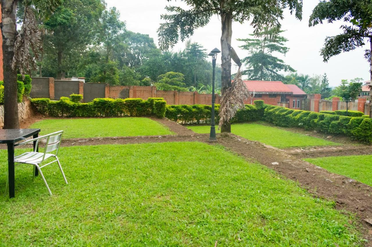 Kayegi Hotel Mbale Экстерьер фото