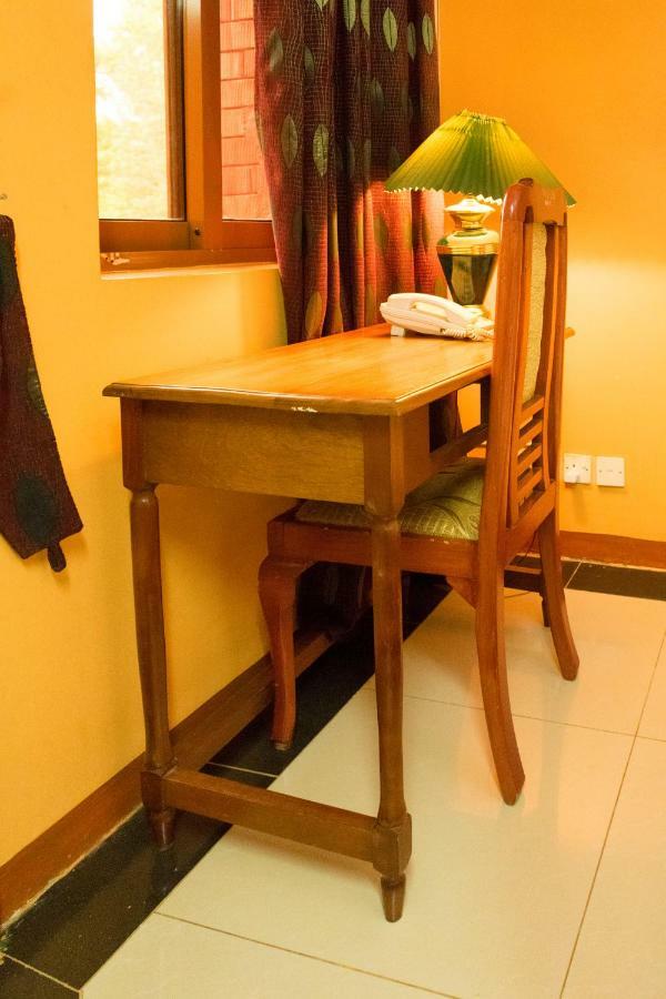 Kayegi Hotel Mbale Экстерьер фото